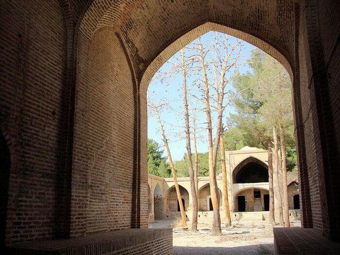 فرصت‌سوزیِ سرمایه‌گذاری در کاروانسرای دامغان