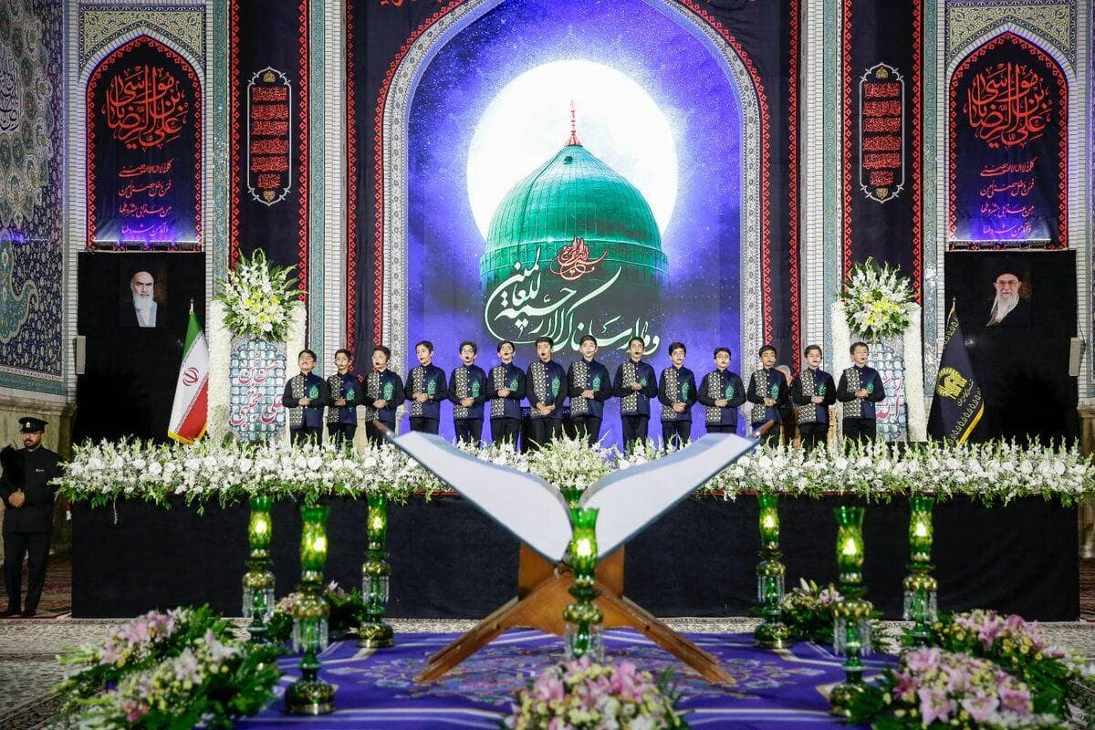 تجلی‌ وحدت، عشق و معنویت در حرم مطهر رضوی در سال‌روز رحلت پیامبر رحمت(ص)