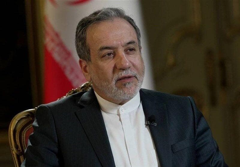 عراقچی در پیامی به مناسبت روز پزشک: پزشکان ایران علیرغم تمام تنگناها در همه میدان‌ها پناه مردم بوده‌اند