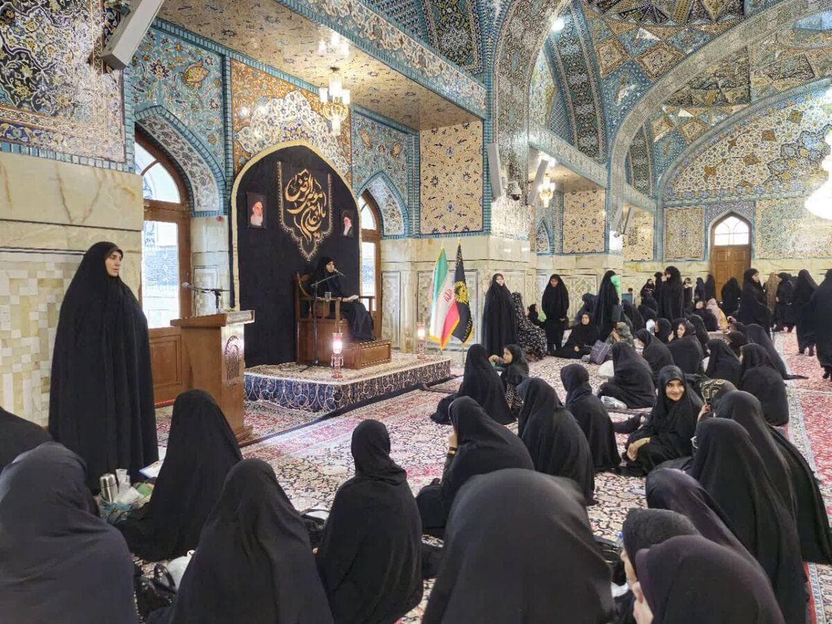 برگزاری ویژه برنامه "در سوگ غریب قریب" در شام شهادت امام رضا(ع)