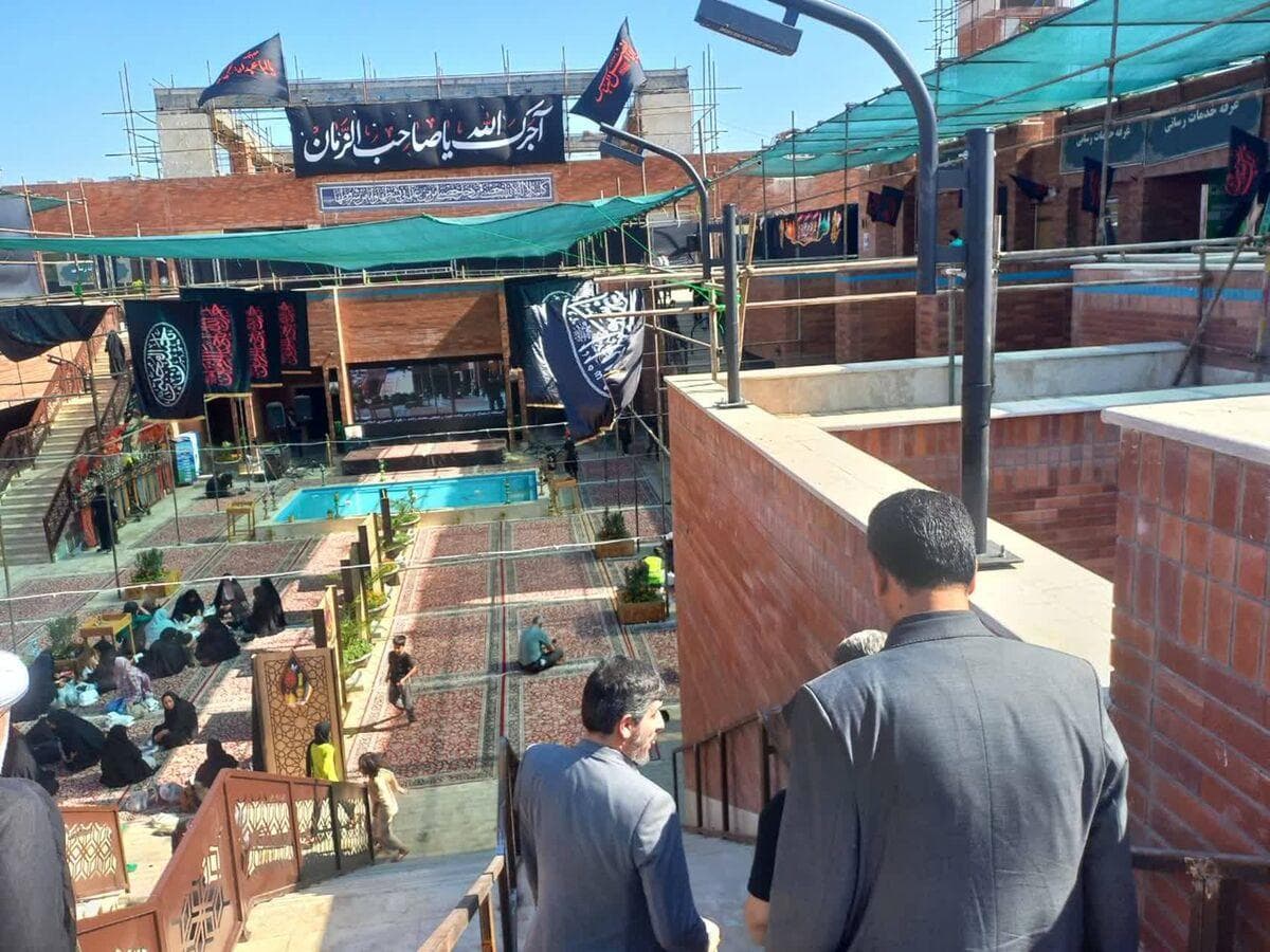 میزبانی موکب سازمان علمی و فرهنگی آستان قدس رضوی از زائران رضوی در ورودی مشهد