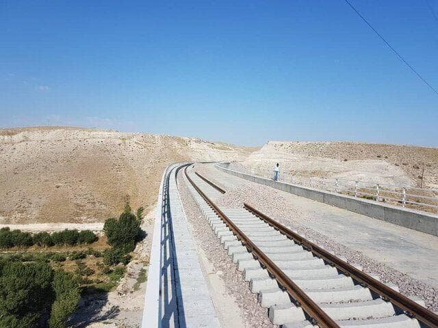 قطار ۵ ستاره مسافری به یزد می‌آید/ صادرات ریلی استان توسعه می‌یابد
