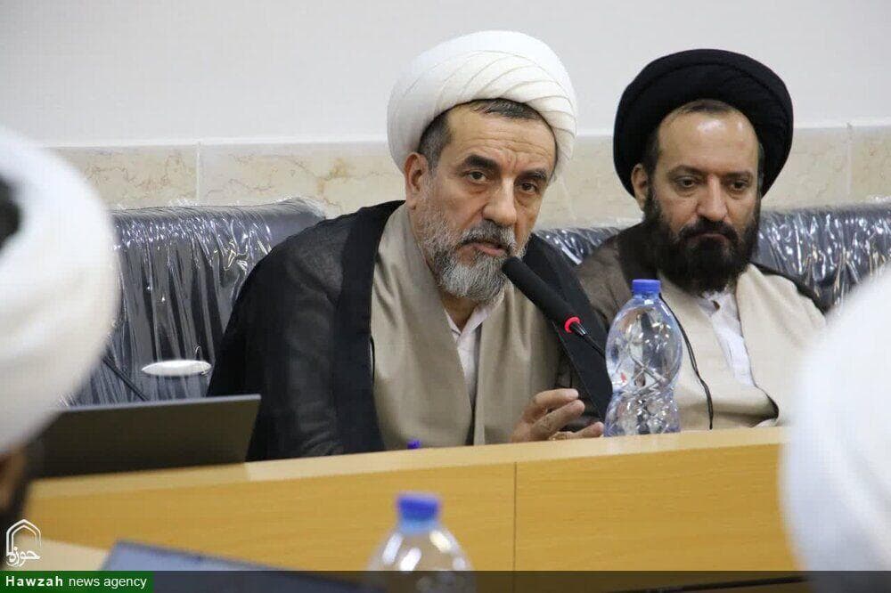 جانشین مدیر حوزه علمیه اصفهان تأکید کرد: اقناع‌سازی و غنای فکری طلاب، کلید موفقیت در سال تحصیلی جدید