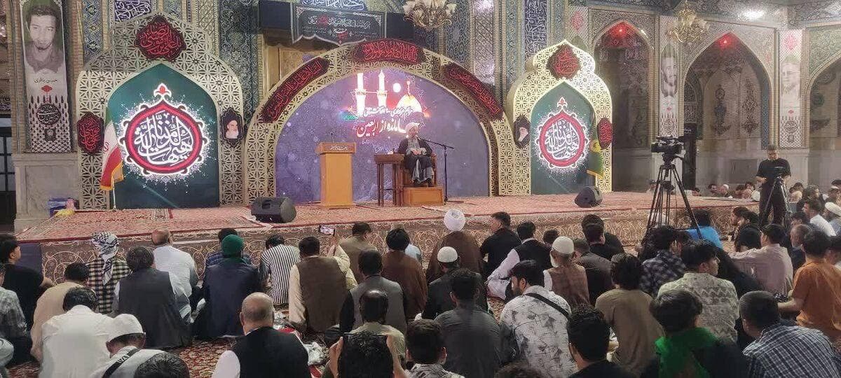 پاسداشت فرهنگ شیعی در حرم مطهر رضوی با حضور زائران افغانستانی