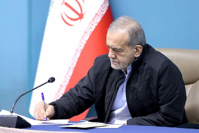 پزشکیان: جوانان ایران همواره قادر به فتح قله‌های جهانی هستند