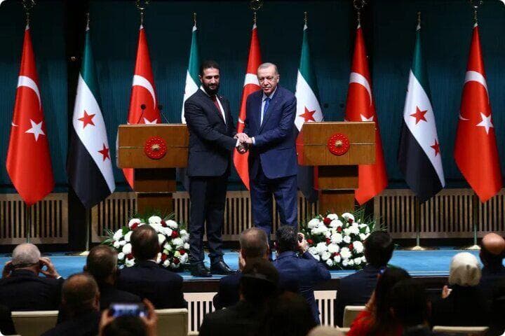 چرا اردوغان و جولانی در برابر حملات اسرائیل سکوت می‌کنند؟
