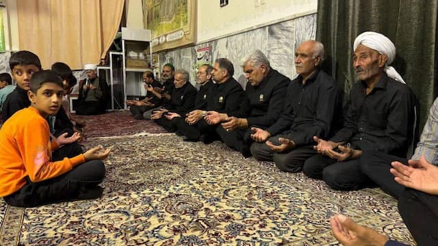 اقامه عزای امام حسن عسکری(ع) در روستاهای موقوفه مشهد با عطر غذای متبرک رضوی