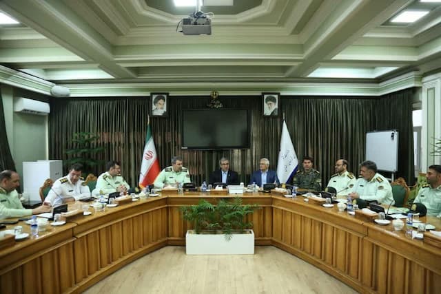 استاندار خراسان رضوی: نیروی انتظامی همواره با قدرت در کنار دولت بوده است