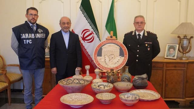 استرداد ۱۳ اثر باستانی کشف‌شده در ایتالیا به ایران