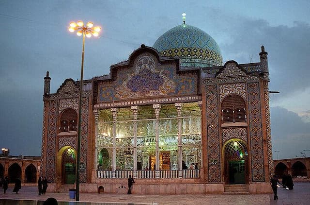 در گفتگو با کارشناس شبهات تاریخی بررسی شد: چرا امامزادگان در ایران پرشمارند، اما در عربستان کمتر دیده می‌شوند؟