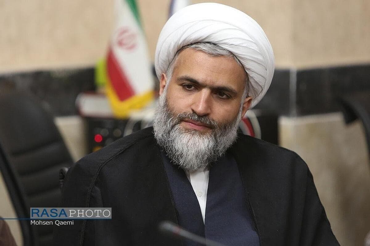 عضو مجلس خبرگان رهبری: برخی به بهانه وحدت در ظاهر سمعاً و طاعةً می‌گویند اما عملاً رفتارهای تفرقه‌آمیز دارند