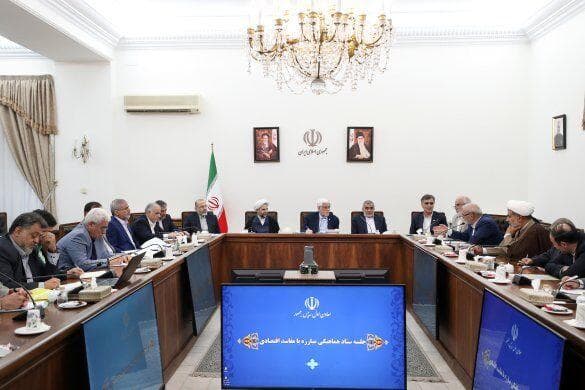 عارف: راهبرد اصلی نظام ریشه‌کن کردن مفاسد اقتصادی است