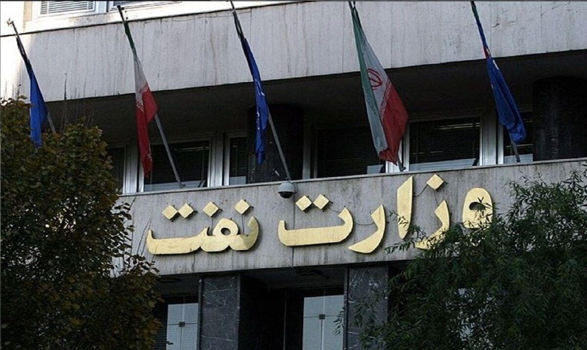 دستور وزیر نفت برای انتقال فوری مخازن نفت یزد