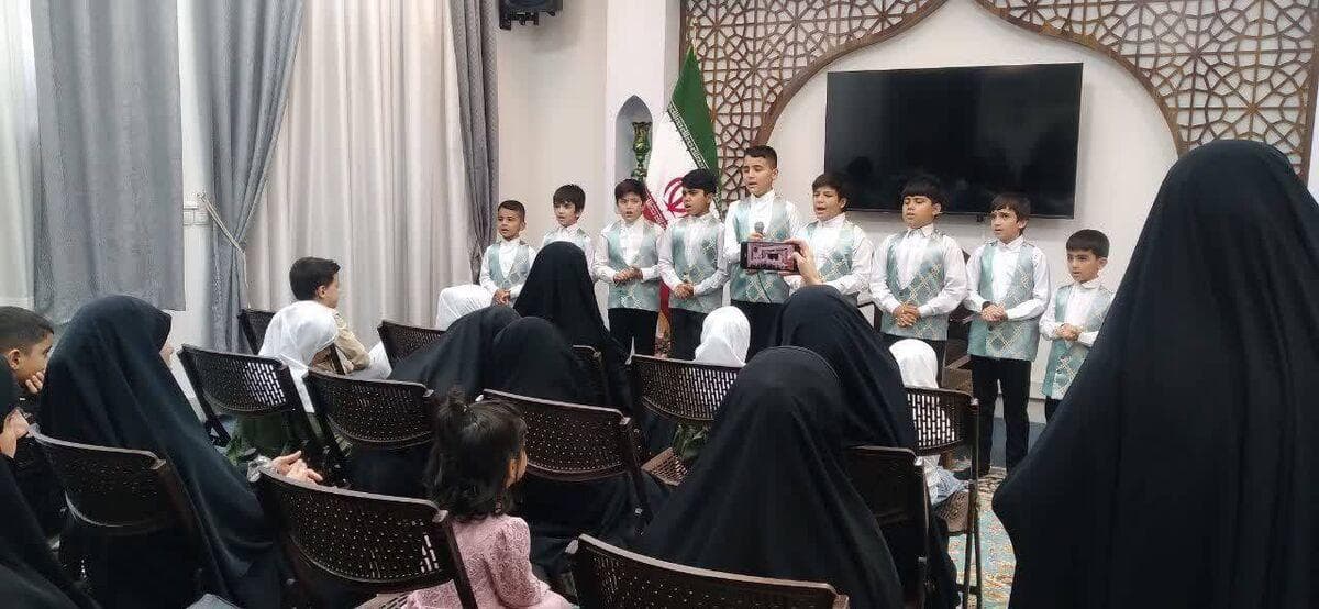 برگزاری جشن"میلاد مهر" با حضور بانوان آذری زبان در حرم مطهر رضوی