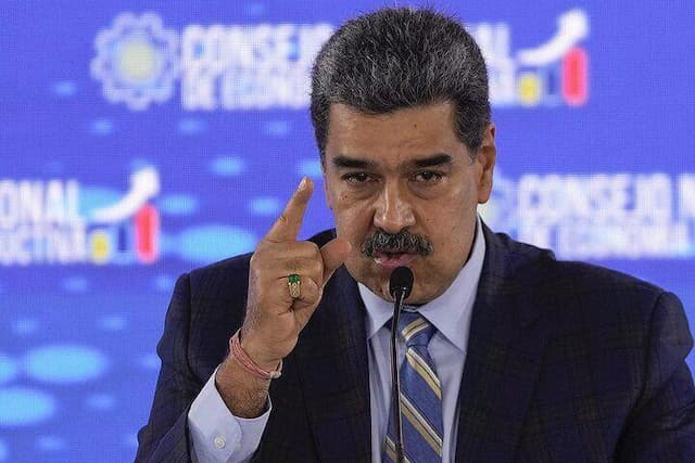 مادورو: ارتش ونزوئلا در جبهه های نبرد سراسر کشور مستقر می شوند