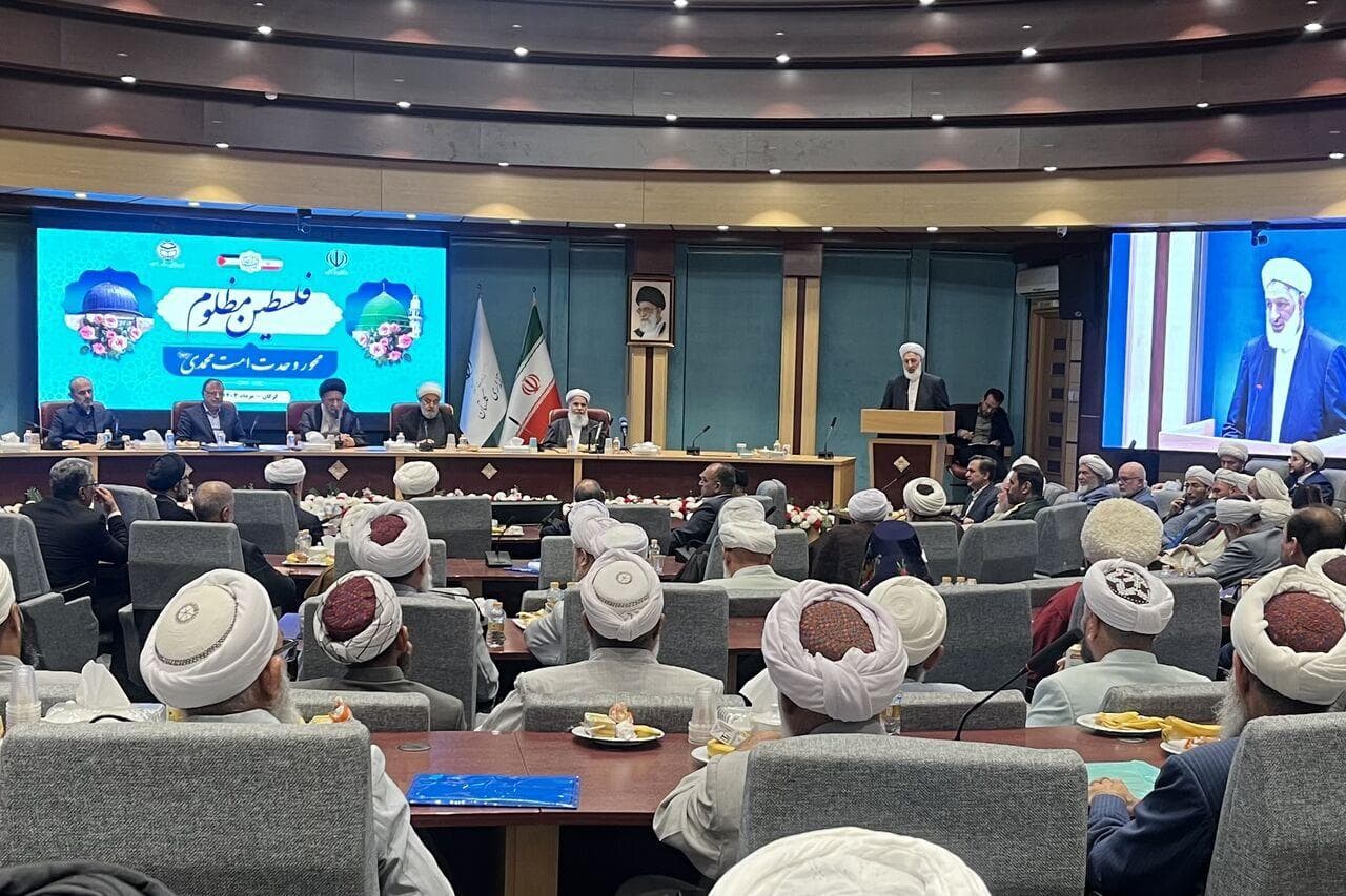 وحدت گلستان ثمره انقلاب اسلامی و رهبری است