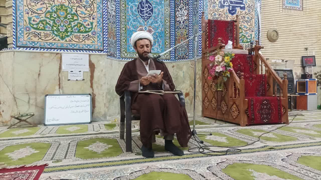 مسجد باید مرکز اصلی شناخت و مبارزه با عاملین اصلی مشکلات مردم باشد
