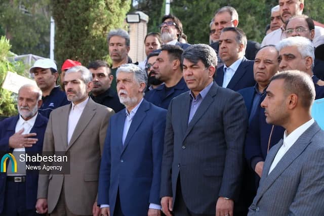 حضور وزیر فرهنگ و ارشاد اسلامی در گلزار شهدای کرمان