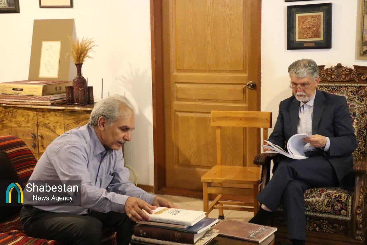 دیدار وزیر ارشاد با دو تن از هنرمندان کرمان