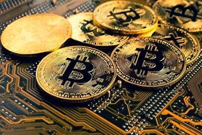 پیش‌بینی قیمت بیت کوین مرداد ۱۴۰۴ / منتظر سقوط سنگین باشید