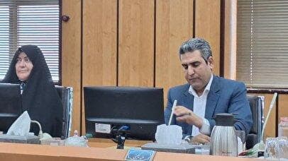 عضو شورای شهر قزوین با چماق وارد صحن علنی شورا شد!