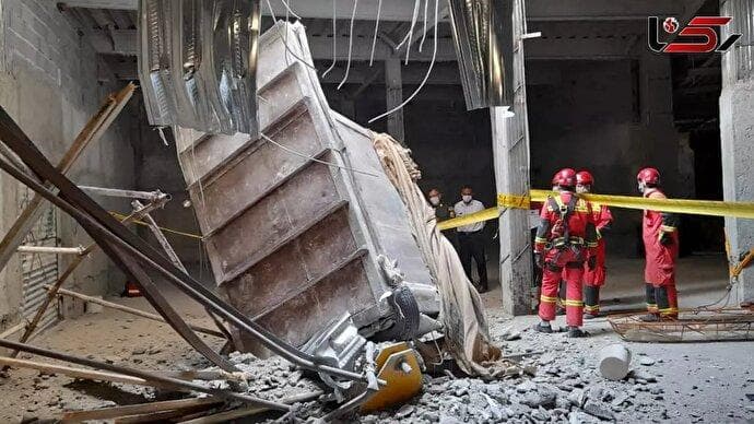 فیلم | حادثه سقوط بالابر در تهران
