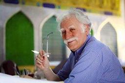 فیلم| حضور خانواده استاد فرشچیان در مراسم تشییع