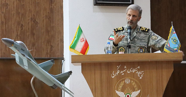 فرمانده کل ارتش: همیشه باید برای جنگیدن آماده بود