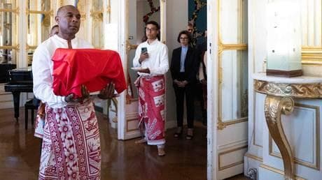 France returns looted human remains to former colony