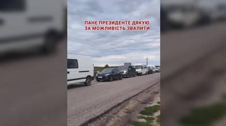 Young Ukrainians rushing to leave the country – border official (VIDEO)