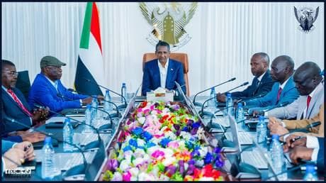 Militia chief sworn in as head of rival government in African state