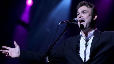 Pro-Palestine activists target Israeli singer in Poland (VIDEO)