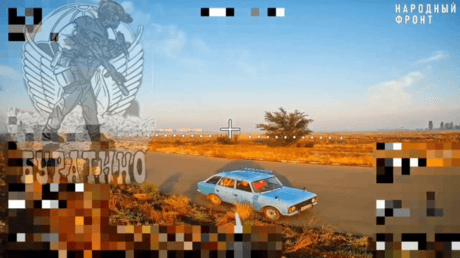 Russian drone operators avoid civilian cars (VIDEO)