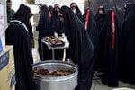 توزیع روزانه بیش از ۱۰ هزار پرس غذا در میان زائران حرم بانوی کرامت