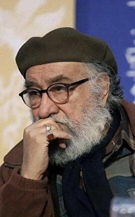 حمله کیهان به حامد بهداد و اکتای براهنی: بی‌فرهنگها به بازیگری توهین کردند که جای پدربزرگ شان است