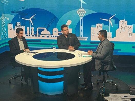 ۴۰ درصد عرضه بنزین از طریق کارت آزاد جایگاه‌ها انجام می‌شود