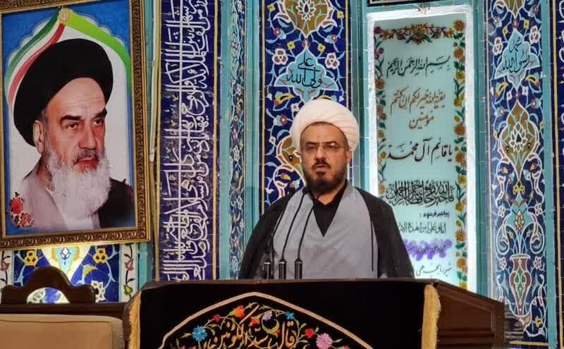 مساجد برای جذب جوانان برنامه داشته باشند