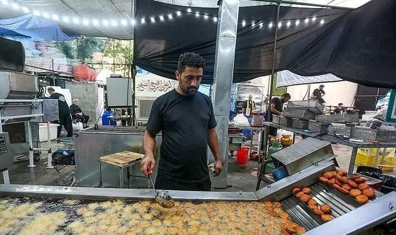 توزیع ۳۶۶ هزار پرس غذا توسط موکب امامزادگان قم در سامرا