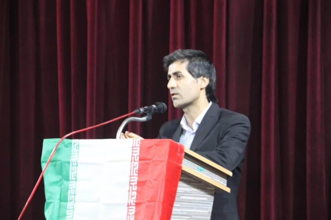 گلایه بخشدار مرکزی کهگیلویه از تبعیض در آسفالت جاده های روستایی