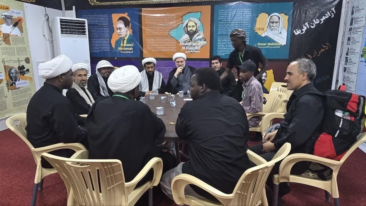 خدمت رسانی روحانیون آفریقایی در موکبی که به همت طلبه کنگویی برپا شد