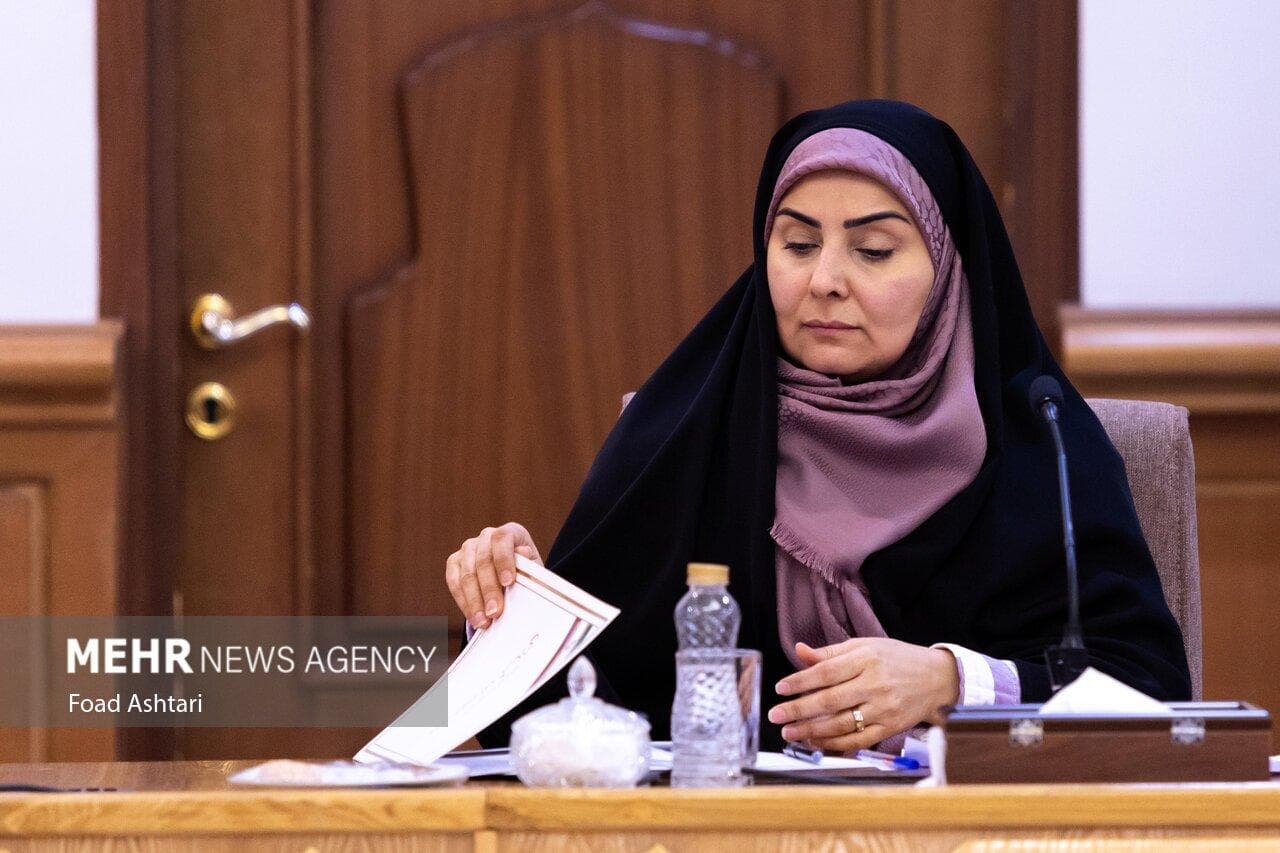 صادق: تاخیر در صدور پروانه‌های ساختمانی قابل قبول نیست
