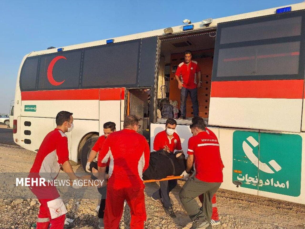 انتقال ۲۳ زائر مصدوم و جانباخته از عراق به مرز مهران