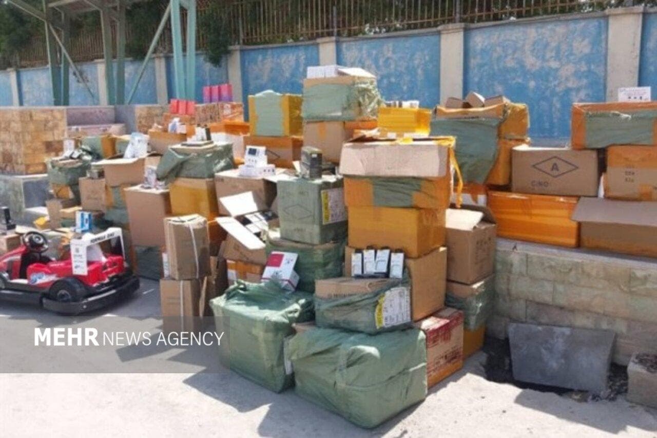 کشف انبار دپوی کالای قاچاق در عسلویه