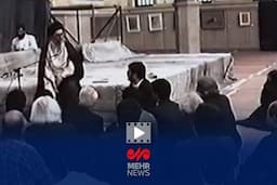 نگارگر روضه‌ی رضوان استاد محمود فرشچیان