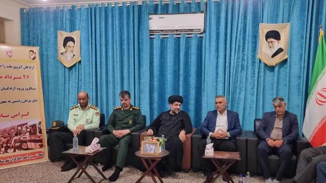آزادگان تندیس‌های استقامت و گنجینه‌های ارزشمند دفاع مقدس هستند