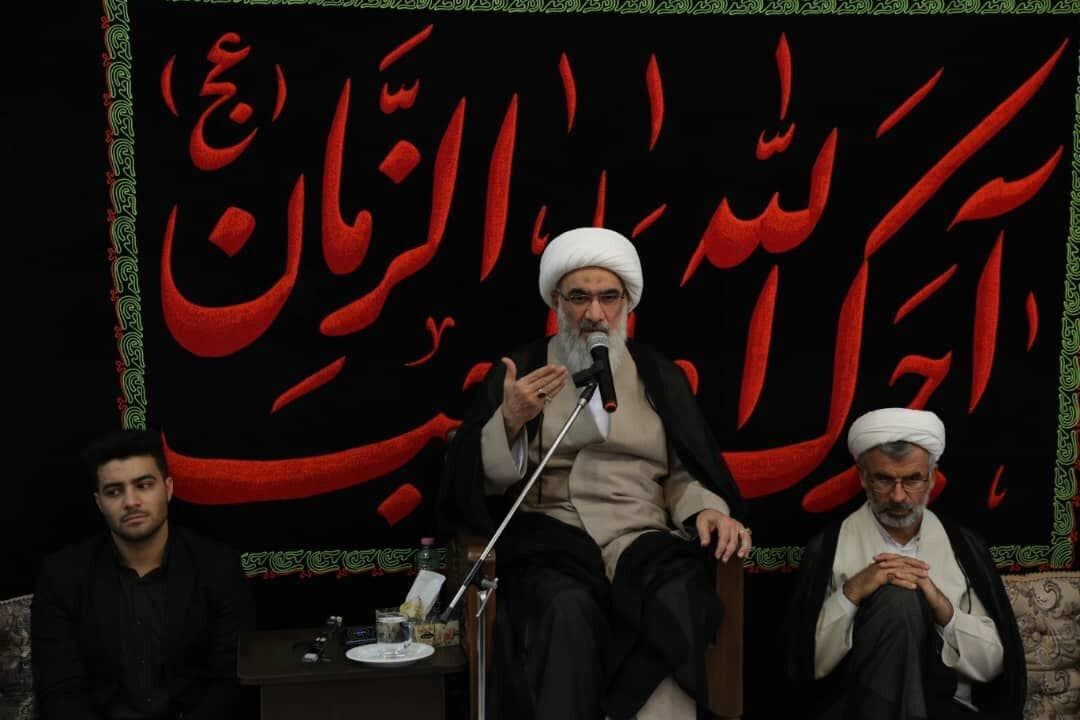 پیامبر (ص) تجلی ارزش‌های انسانی در حد اعلی و سجایای فرا بشری بودند