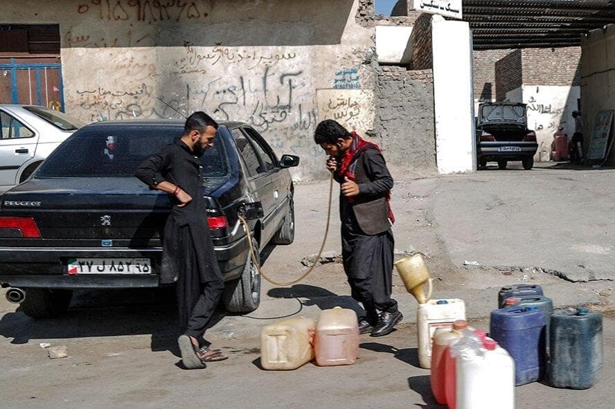 تشدید مقابله با قاچاق سوخت در میناب ۱۱ خودروی شوتی و سوخت بر توقیف شد
