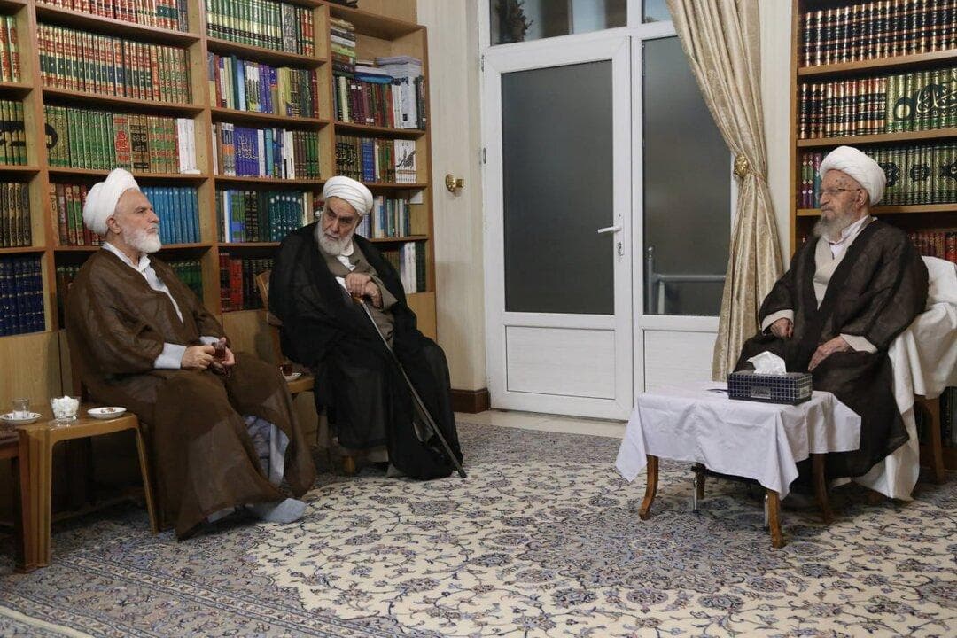 رئیس دفتر رهبر انقلاب با آیت‌الله مکارم شیرازی و نوری همدانی دیدار کرد