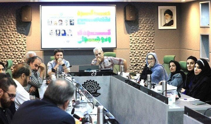 شعر نوجوان نان ندارد؛ سیاستگذاران کمر به کشتن هویت نوجوان بسته‌اند