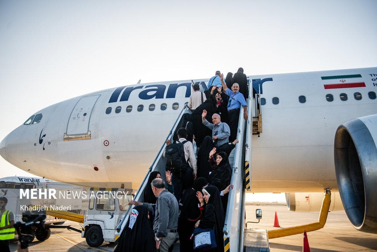اعزام زائران عمره مفرده از ترمینال سلام آغاز شد